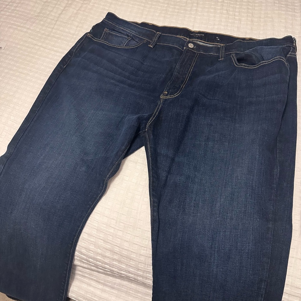 Men’s Lucky Brand jeans. 181 jeans
